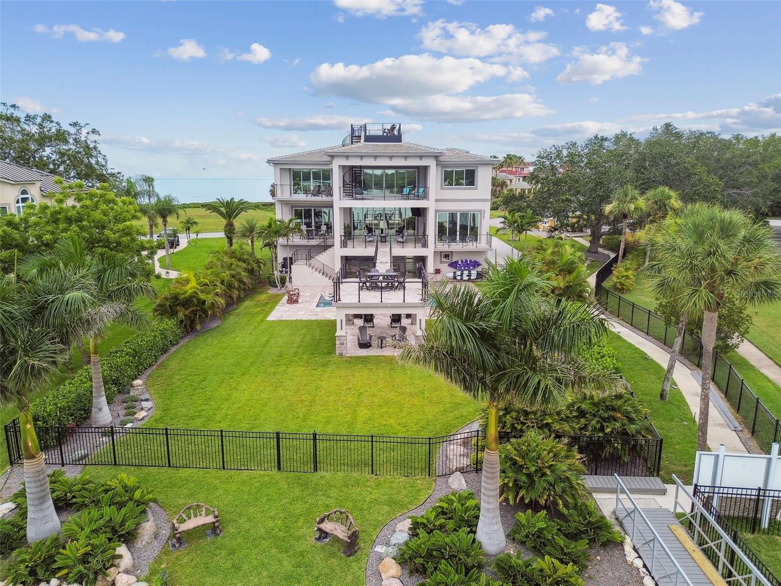 HARBORPOINTE - Residential