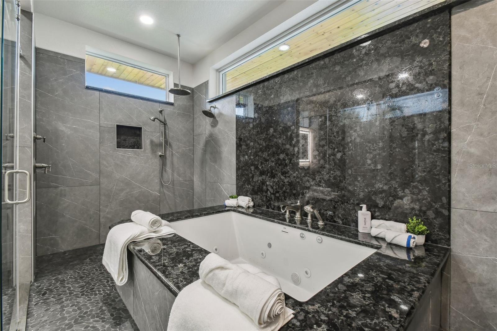 HARBORPOINTE - Residential