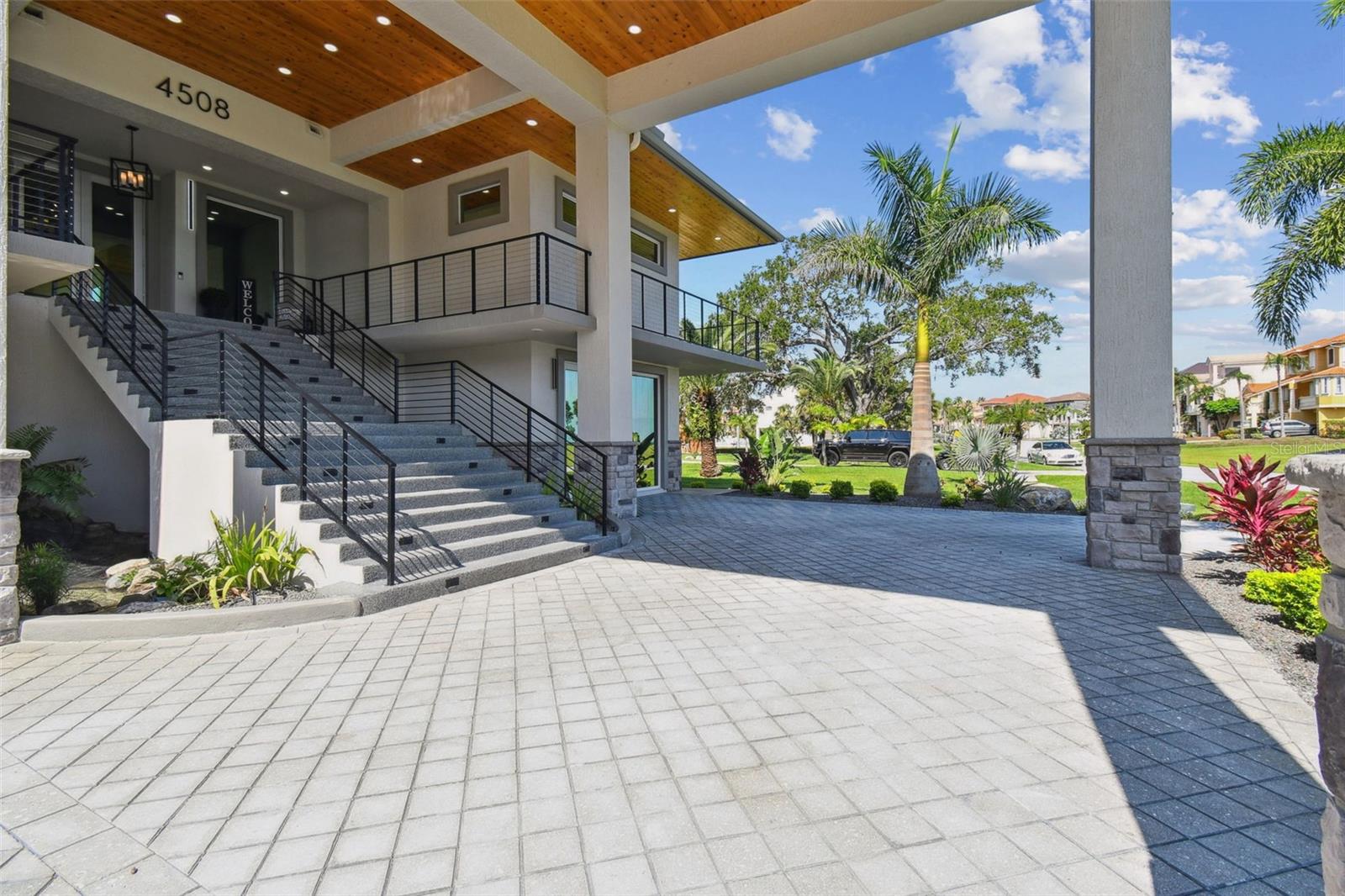 HARBORPOINTE - Residential