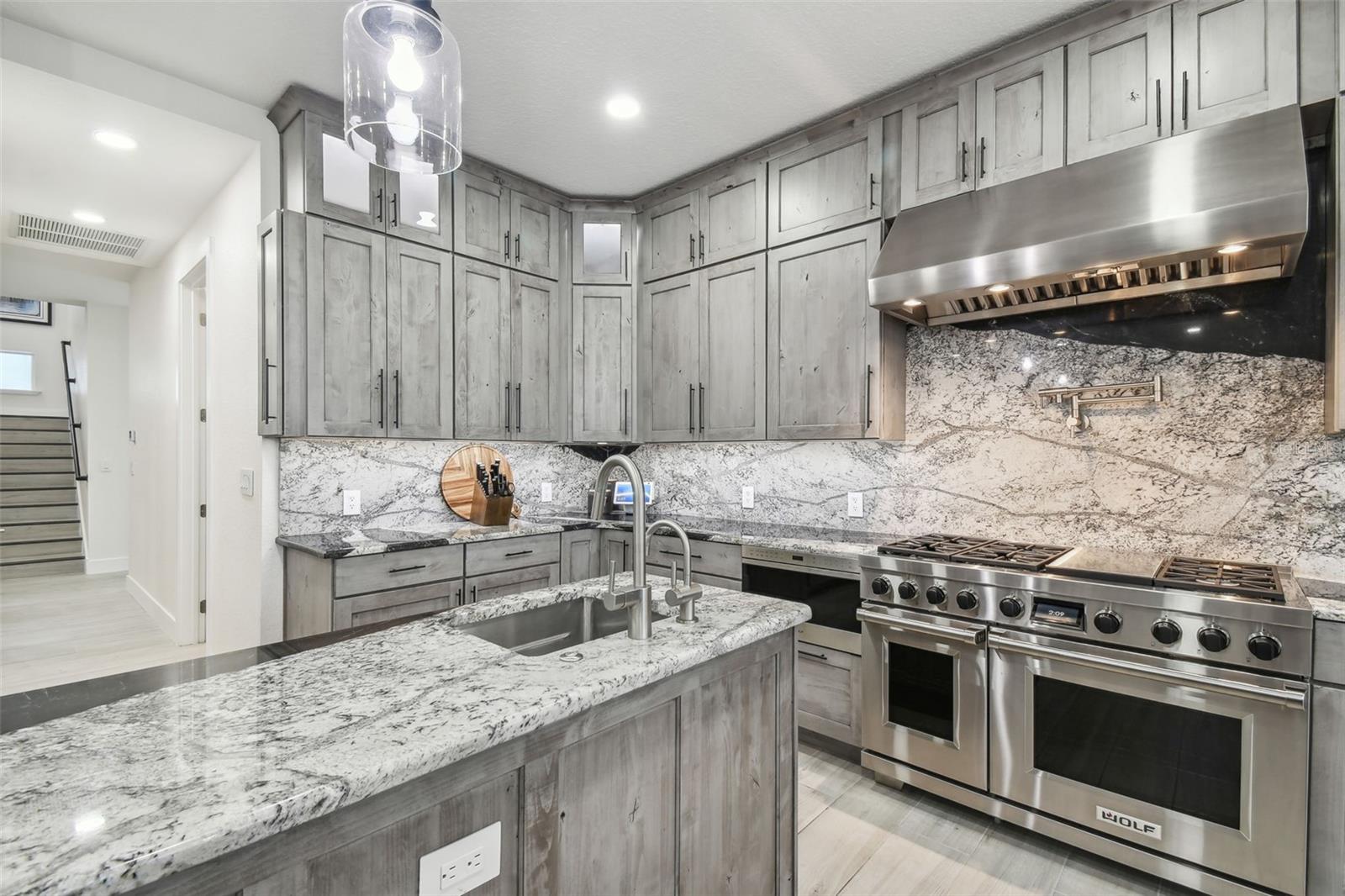 HARBORPOINTE - Residential