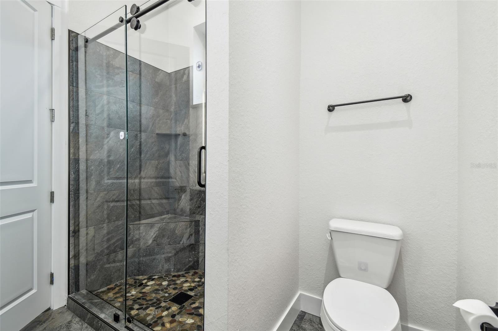 HARBORPOINTE - Residential