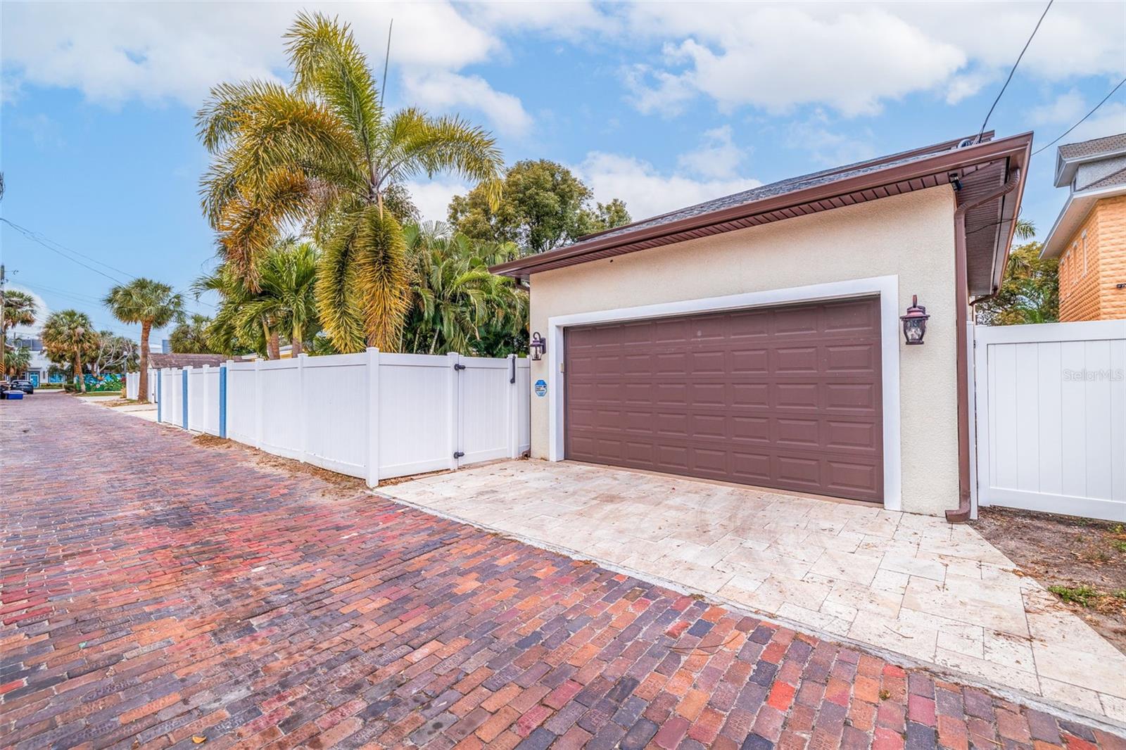 EASLEYS R W ADD - Residential Lease