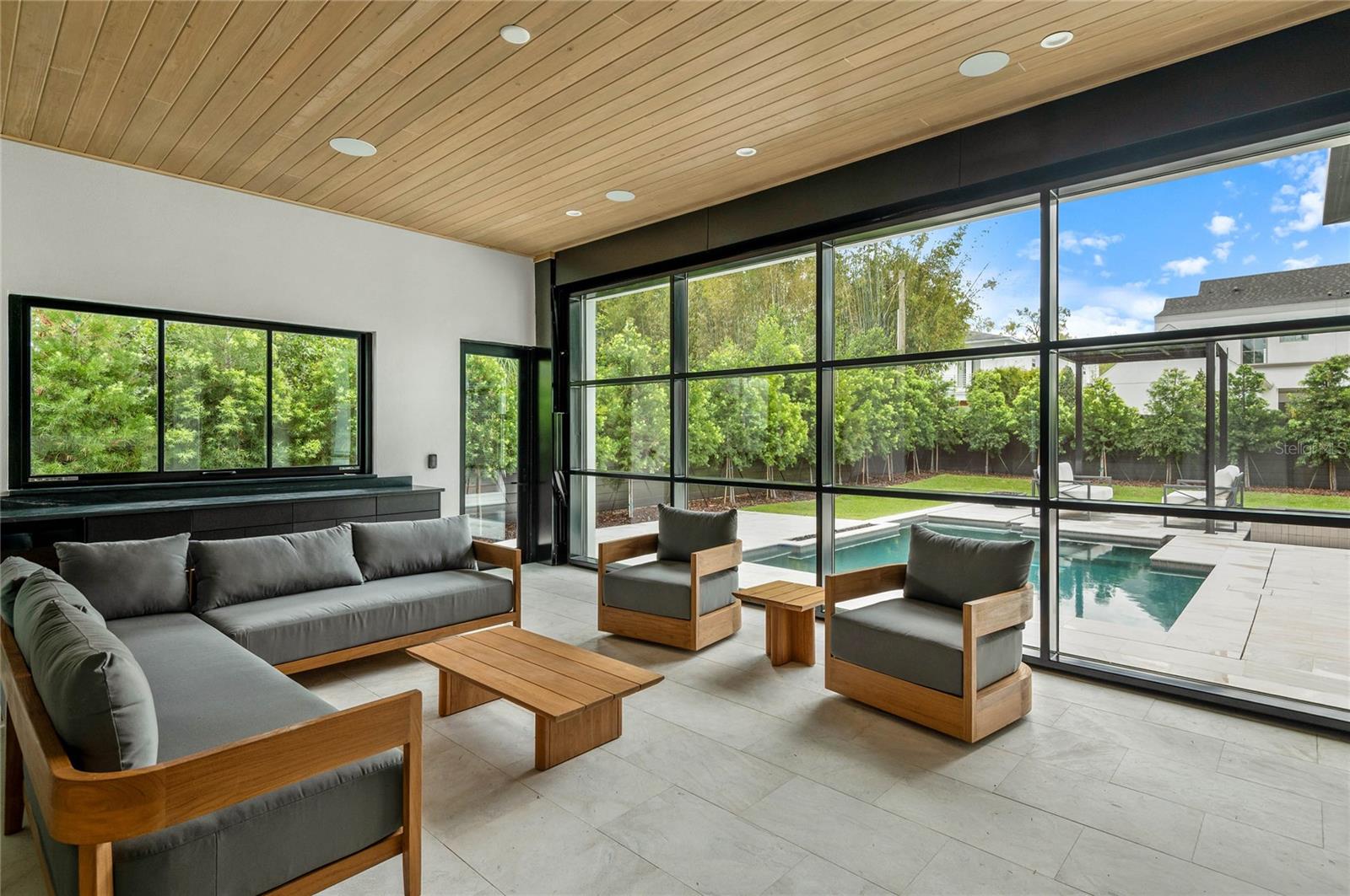 CHARMONT - Residential