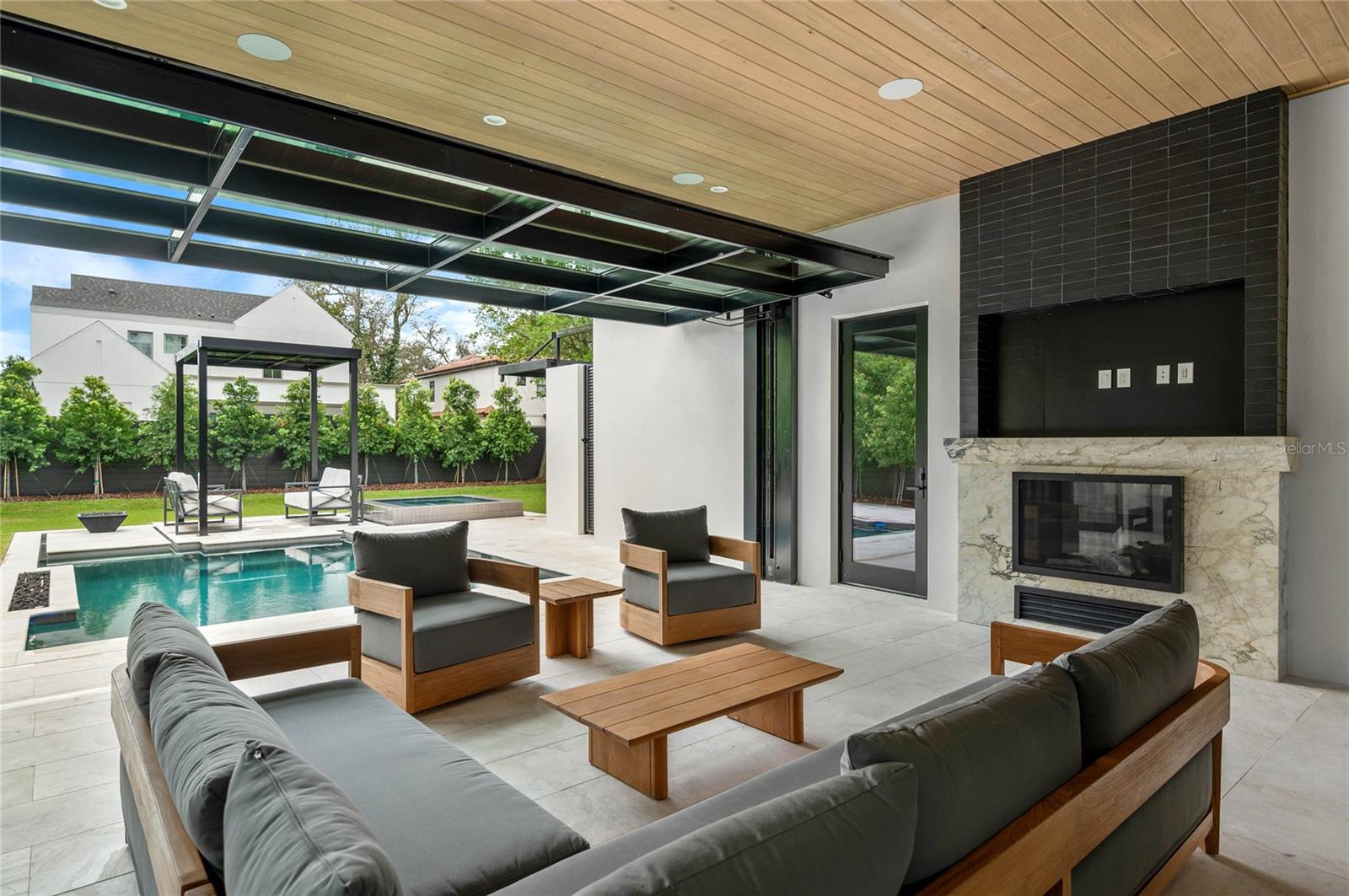 CHARMONT - Residential