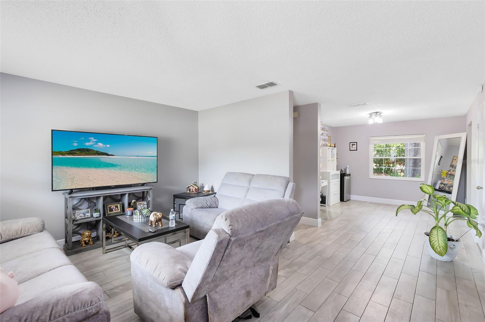 7741 PINE HOLLOW COURT