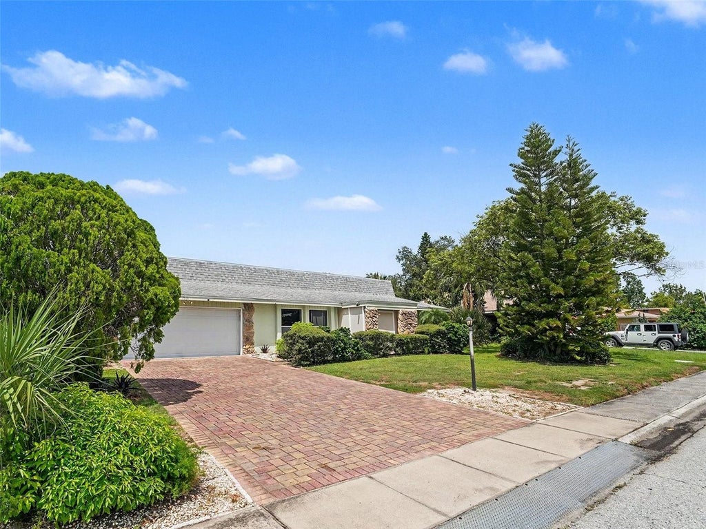 Photo of 1513 New Bedford Drive, Sun City Center, FL 33573 (MLS # O6441920)