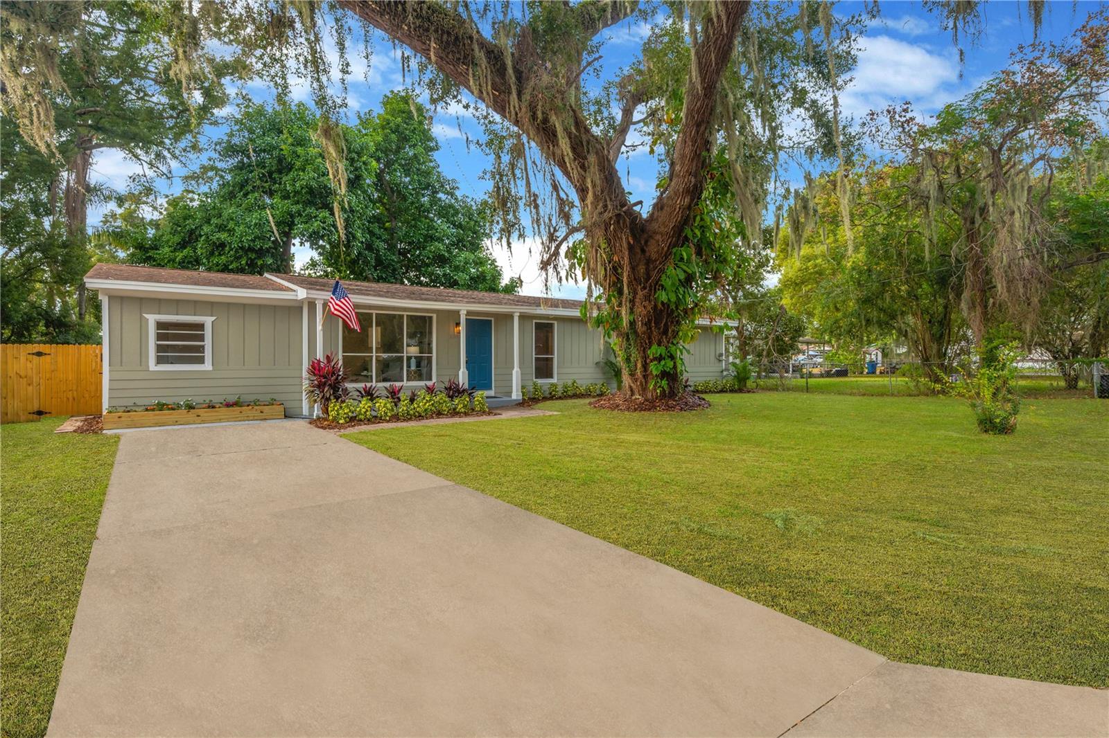 LYNWOOD PARK - Residential