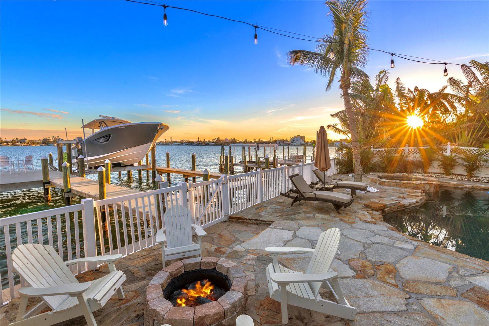 BOCA CIEGA ISLE - Residential
