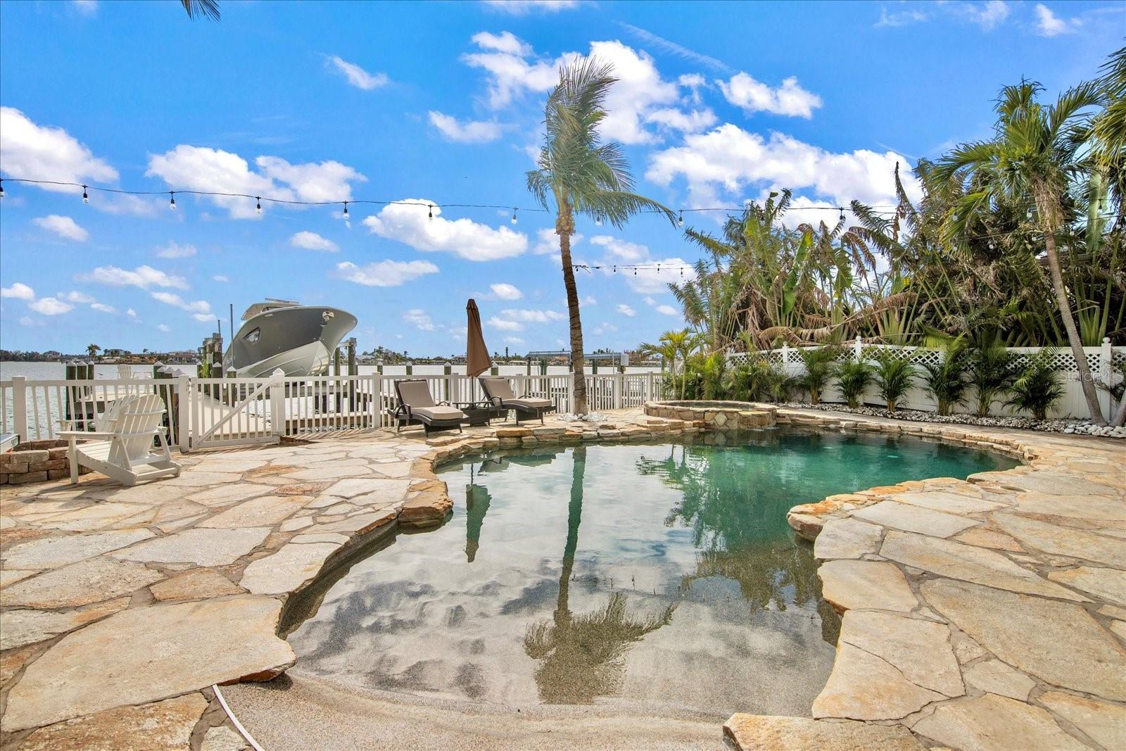 BOCA CIEGA ISLE - Residential