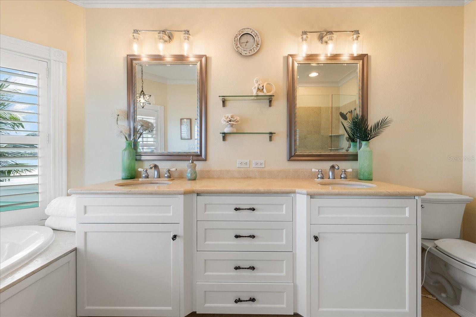 BOCA CIEGA ISLE - Residential