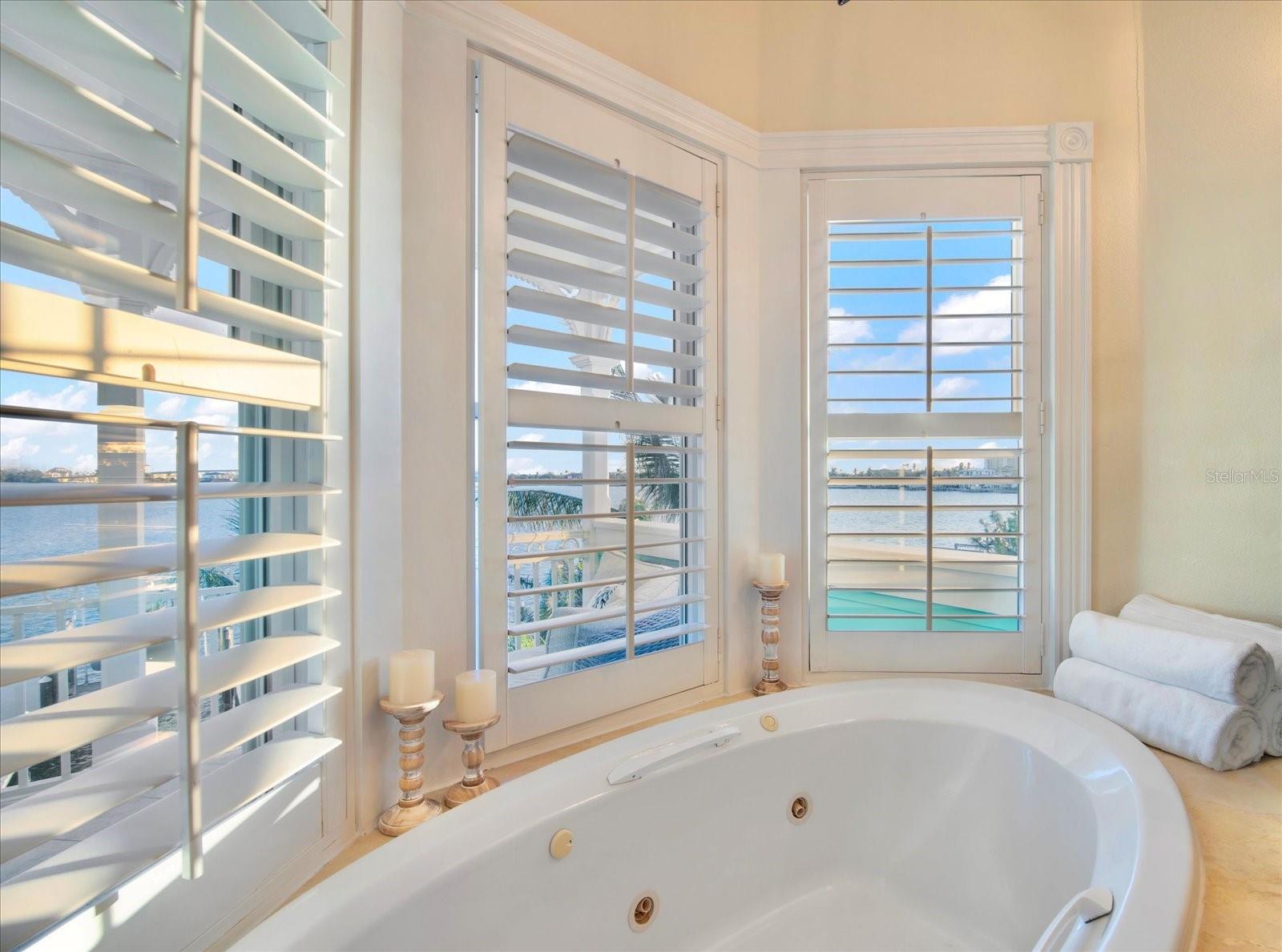BOCA CIEGA ISLE - Residential