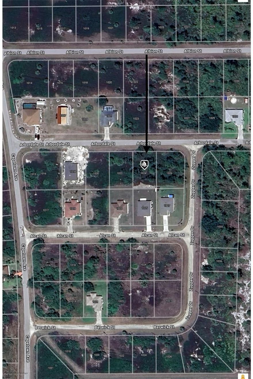 0.23 acre lot on a paved road with electricity running on the street! New construction being built around! Proximity to restaurants, shopping and medical facilities. Come and build your dream home or purchase as an investment for your real estate portfolio! No HOA and NOT in a flood zone!