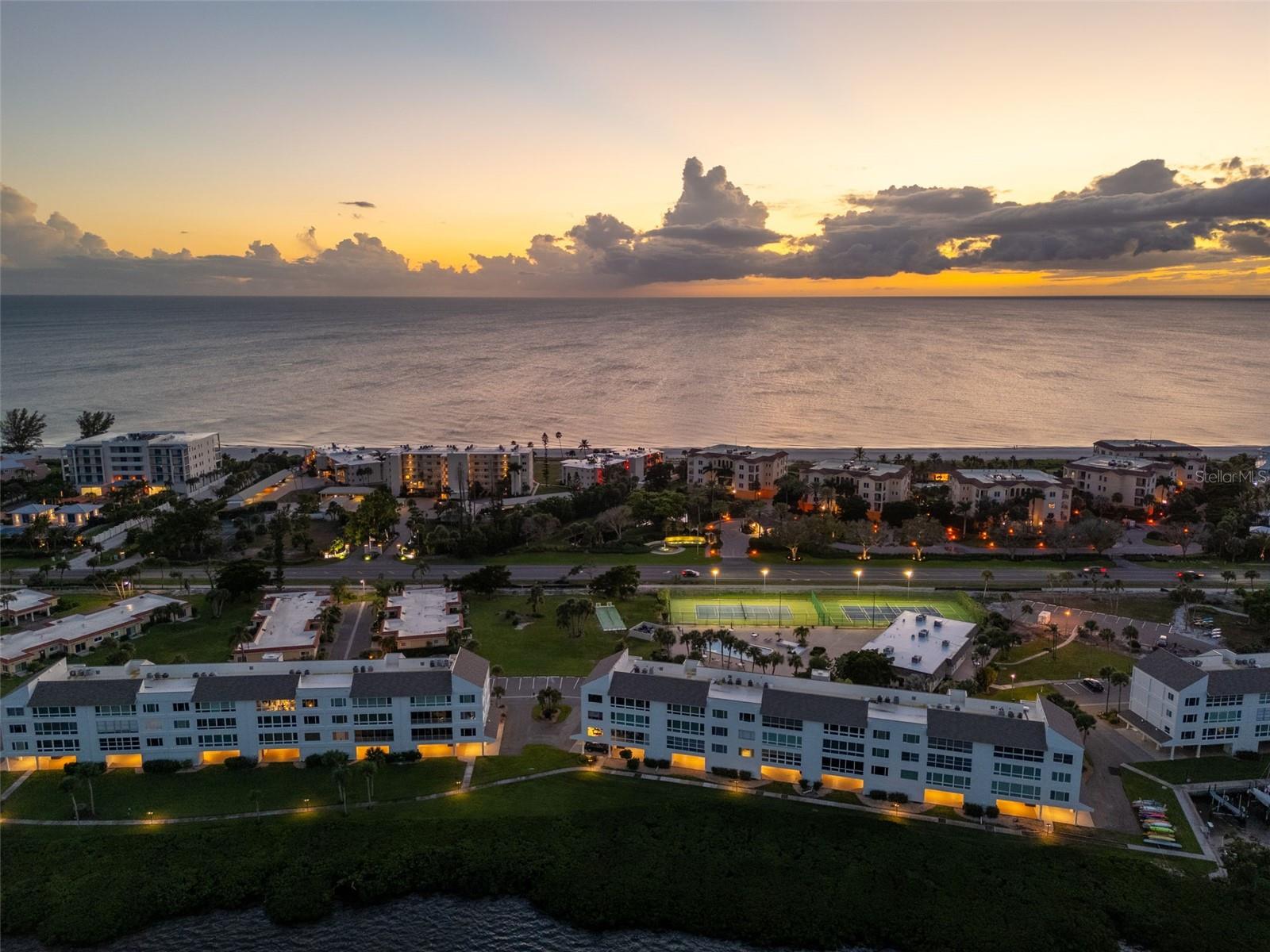WINDWARD BAY AMD - Residential