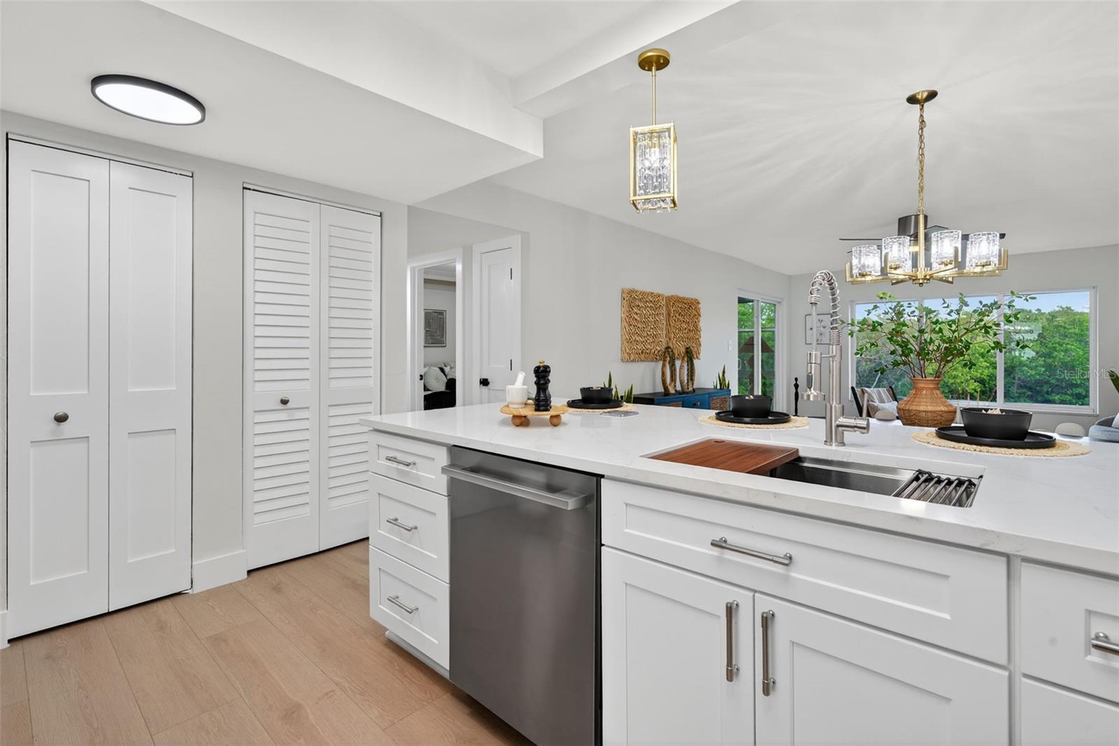 WINDWARD BAY AMD - Residential