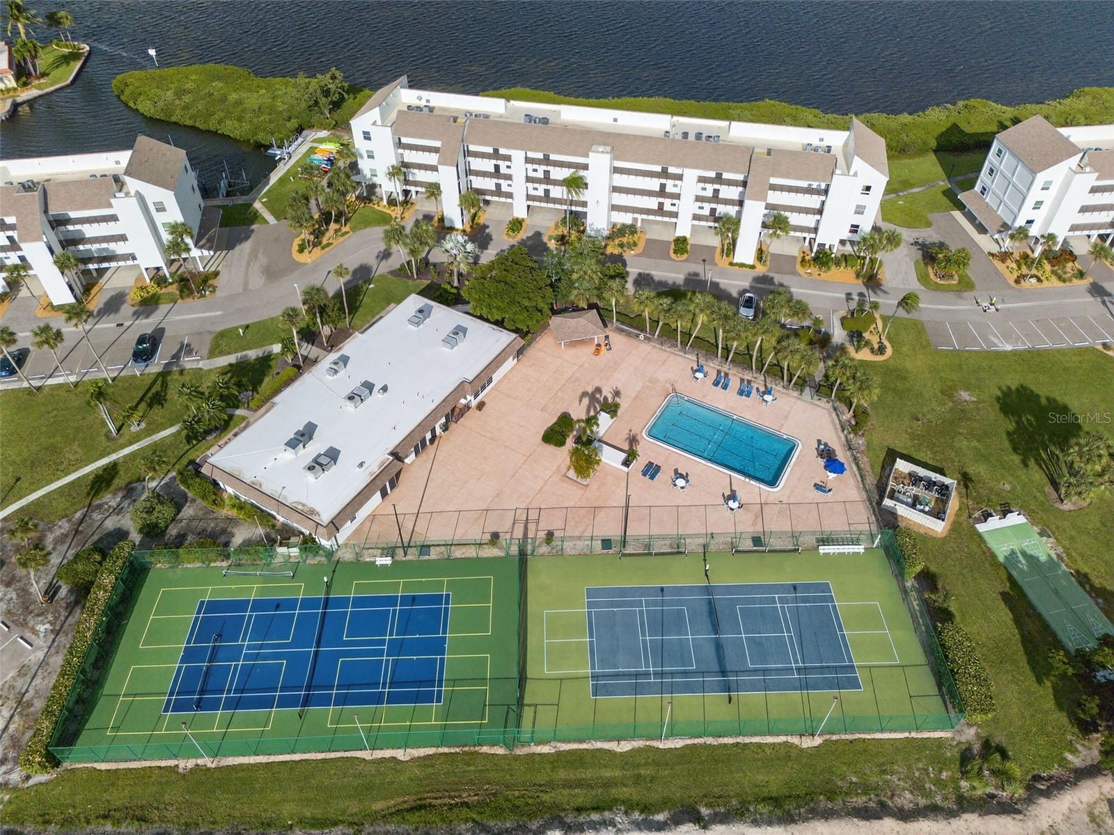WINDWARD BAY AMD - Residential