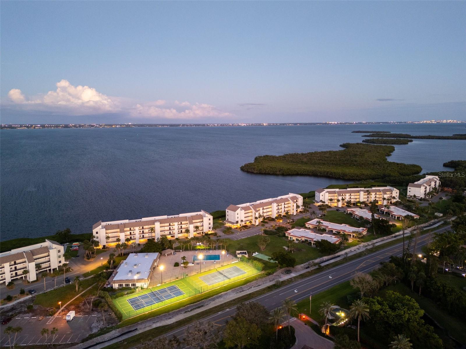 WINDWARD BAY AMD - Residential