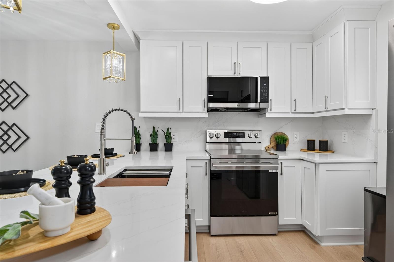 WINDWARD BAY AMD - Residential