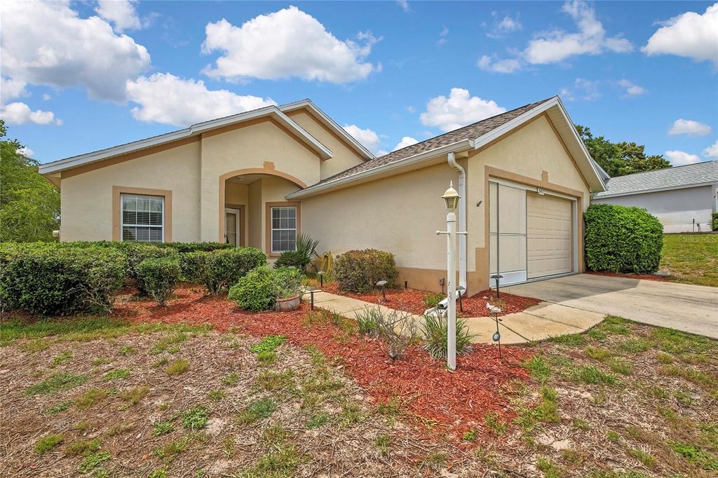 Photo of 547 W Hillwood Path, Beverly Hills, FL 34465 (MLS # W7886594)