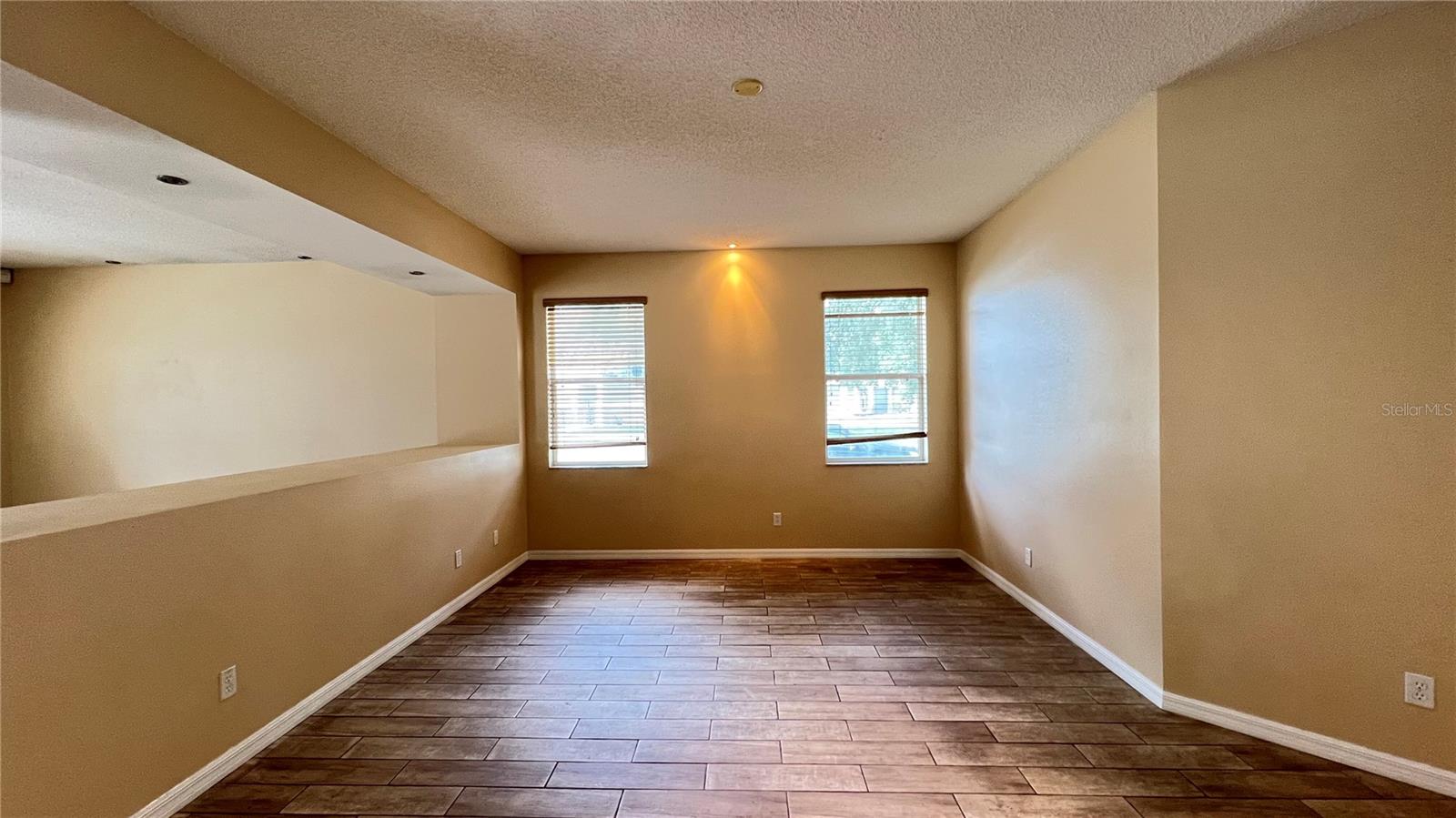 SUNRISE LAKES PH III SUB - Residential Lease