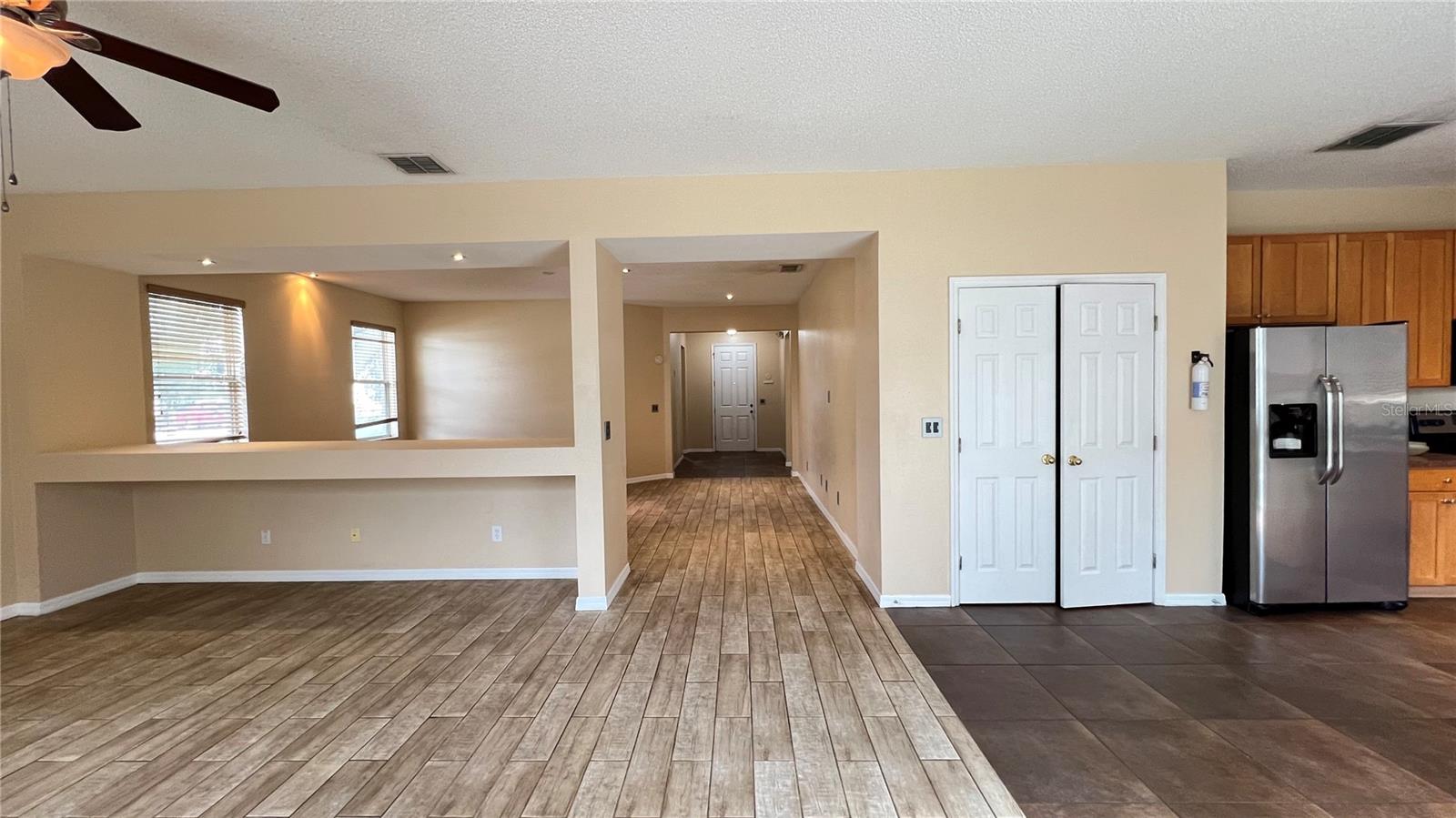 SUNRISE LAKES PH III SUB - Residential Lease