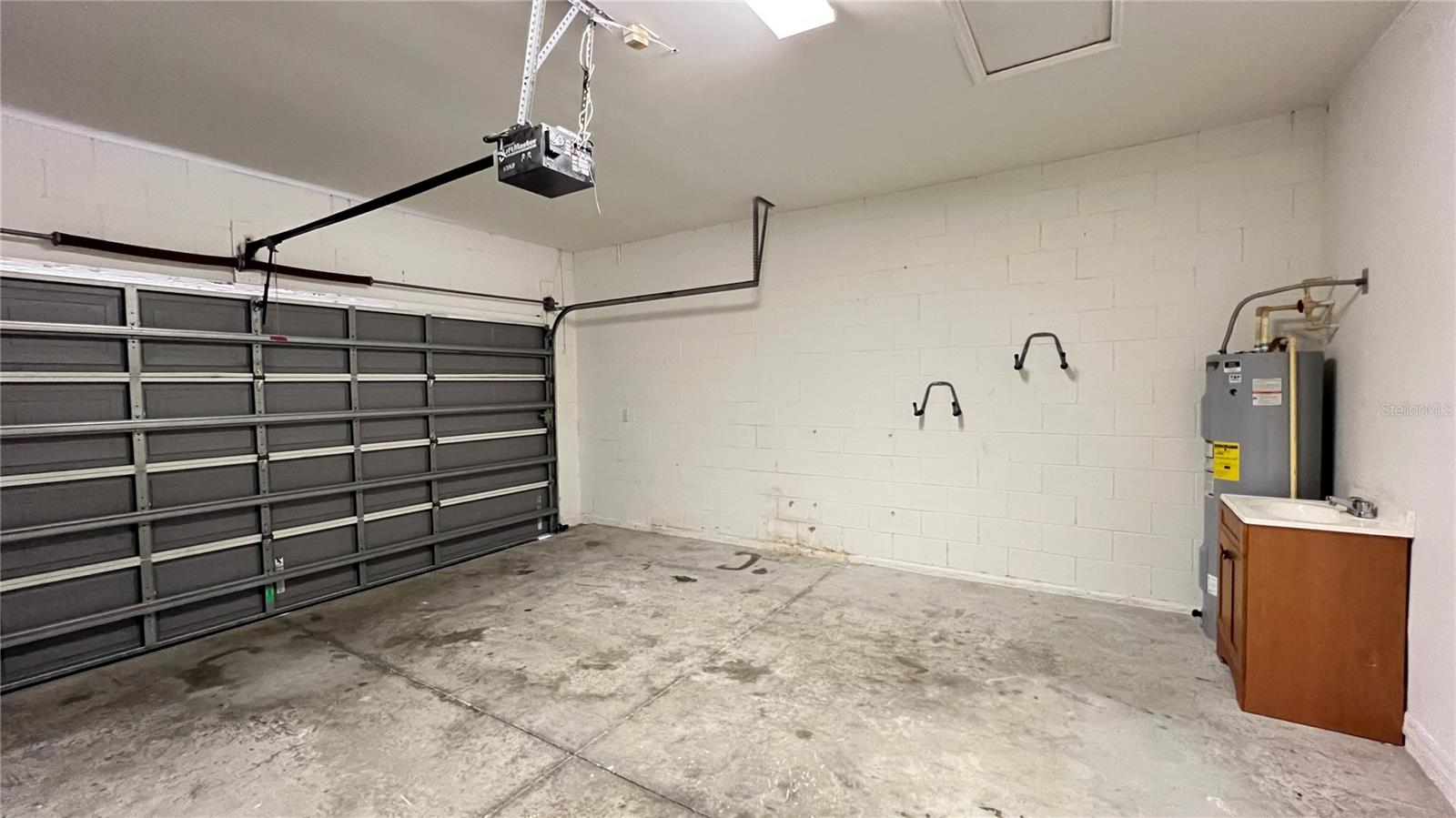 SUNRISE LAKES PH III SUB - Residential Lease