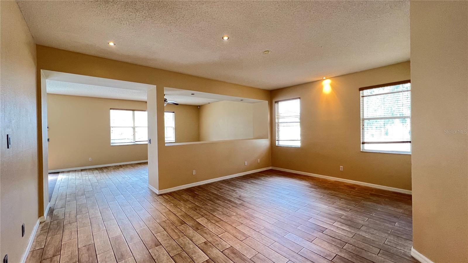 SUNRISE LAKES PH III SUB - Residential Lease