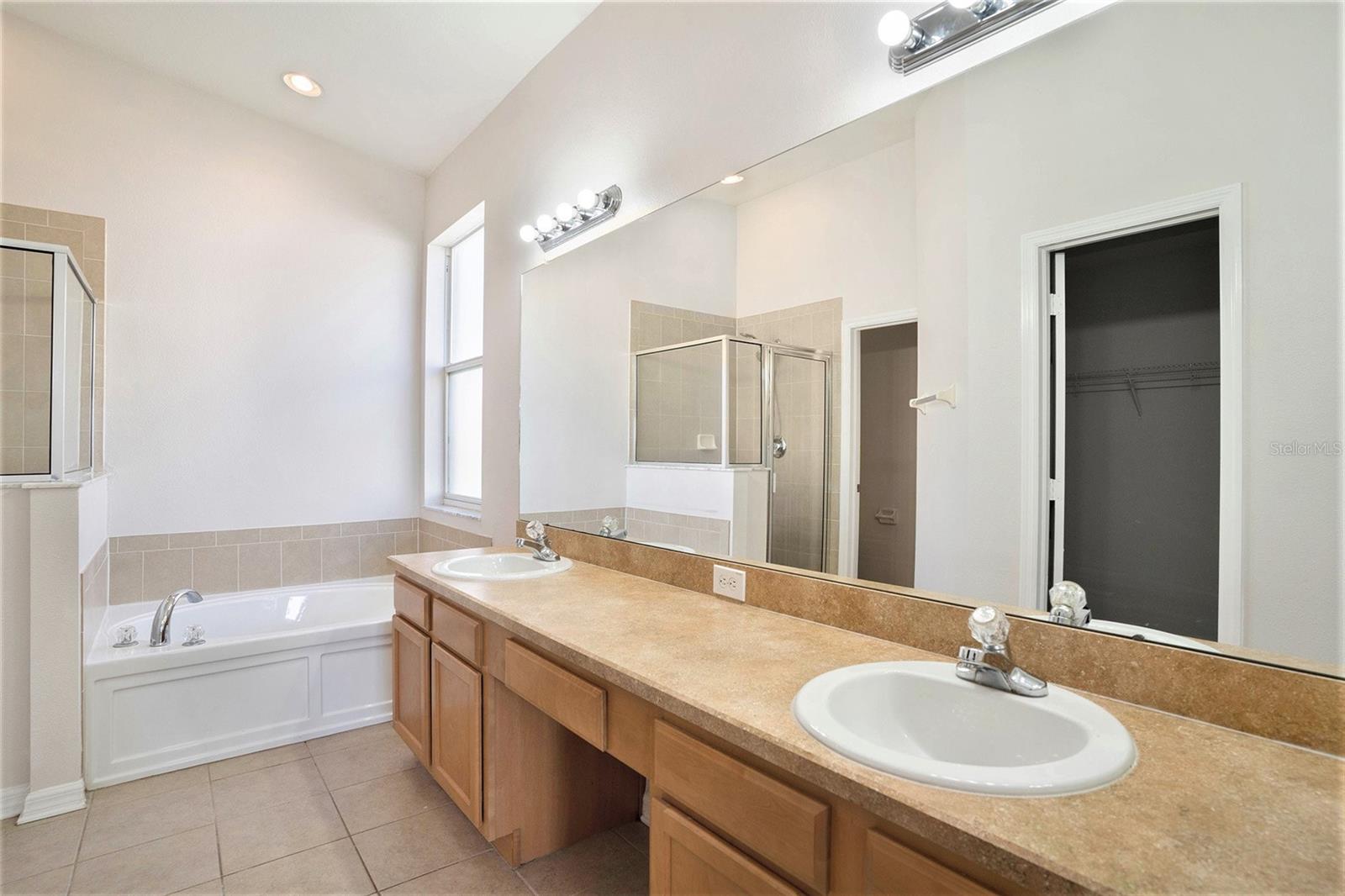 OAK CREEK PH 01 - Residential