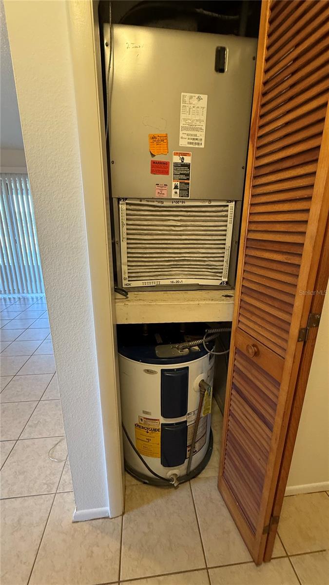 VILLA DEL RIO - Residential Lease