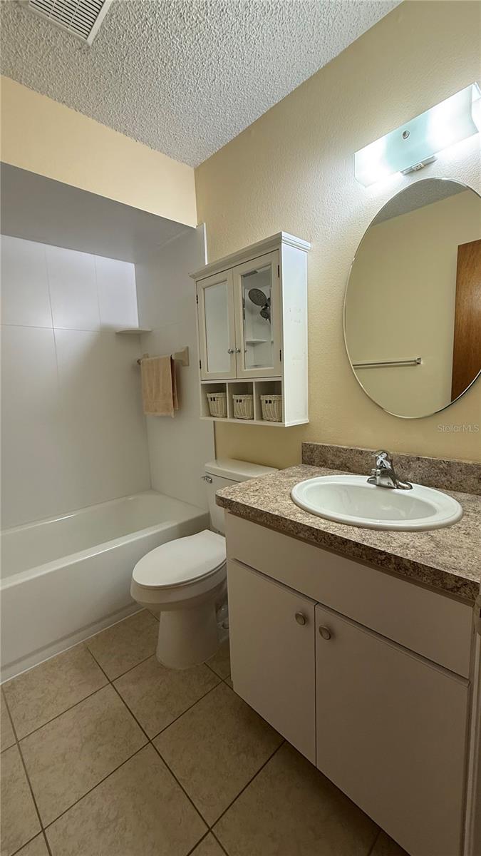 VILLA DEL RIO - Residential Lease