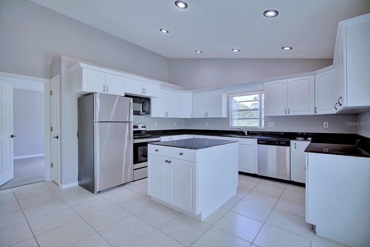 AVON PARK LAKES - Residential