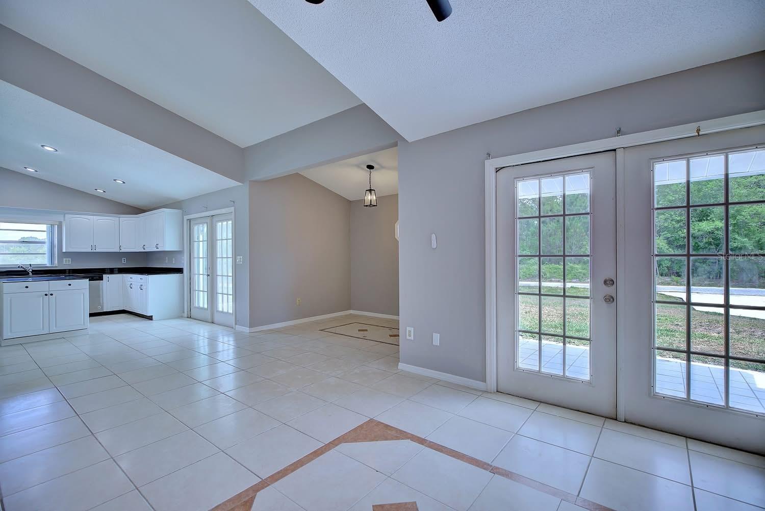 AVON PARK LAKES - Residential