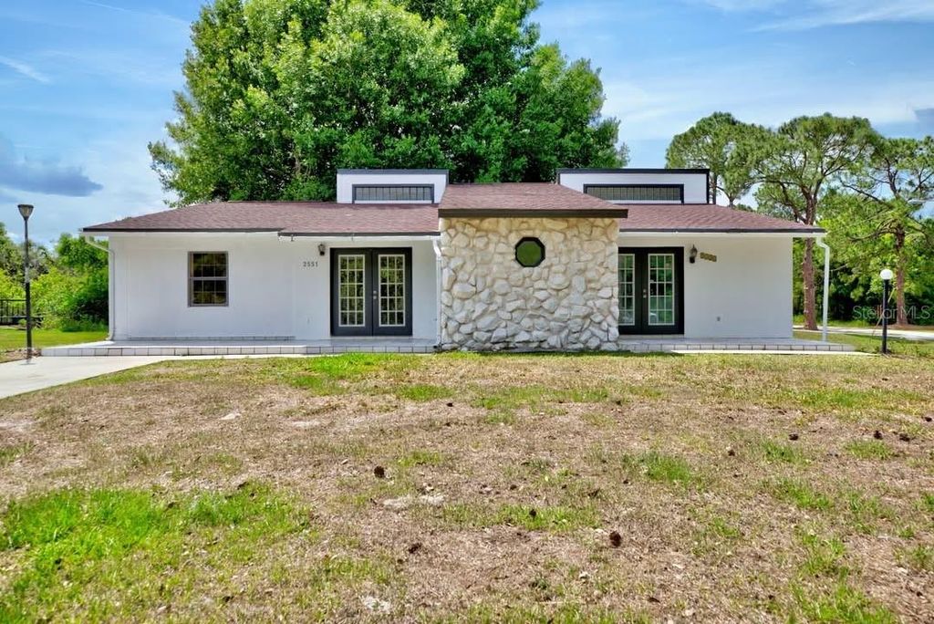 Photo of 2551 N Avon Boulevard, Avon Park, FL 33825 (MLS # L4959307)