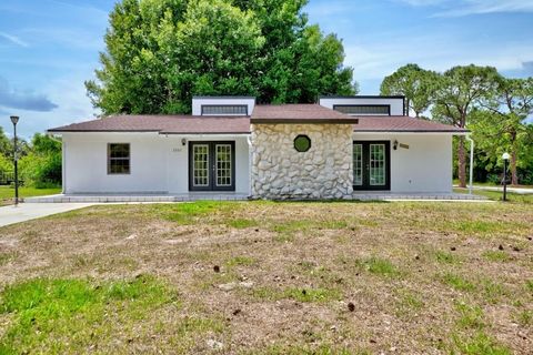 Photo of 2551 N Avon Boulevard, Avon Park, FL 33825 (MLS # L4959307)