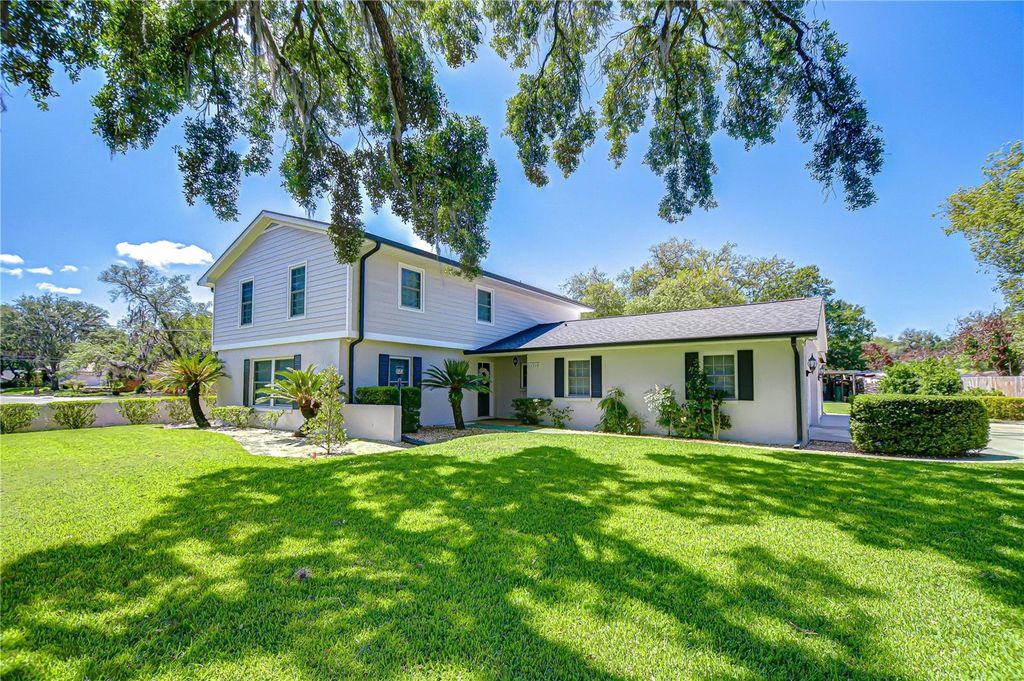 Photo of 11912 Riverhills Drive, Tampa, FL 33617 (MLS # TB8504355)