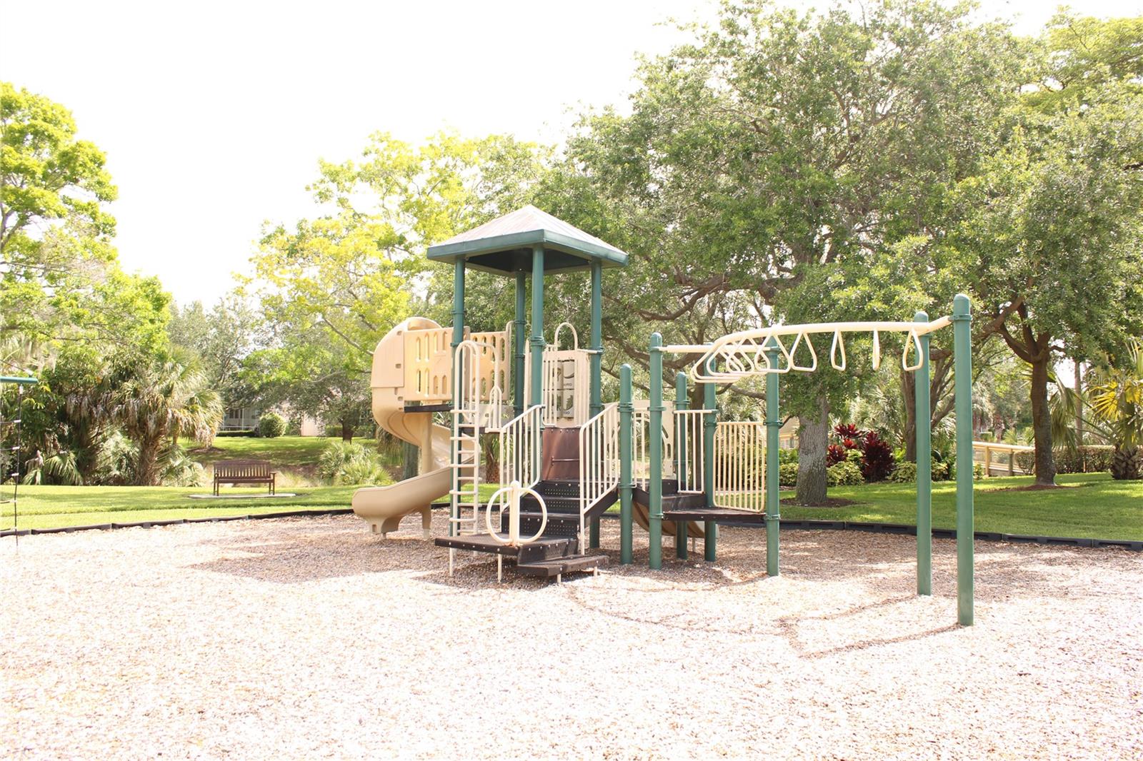 PALMA SOLA TRACE CONDO OR2185/736 - Residential Lease