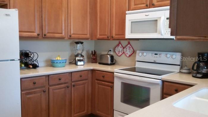 PALMA SOLA TRACE CONDO OR2185/736 - Residential Lease