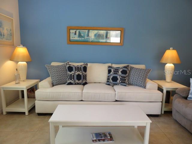 PALMA SOLA TRACE CONDO OR2185/736 - Residential Lease