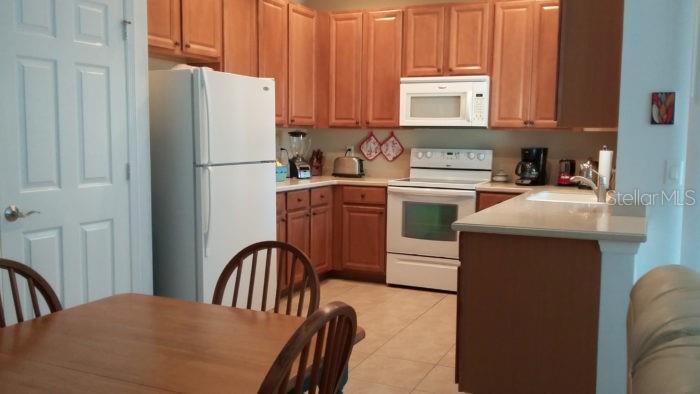 PALMA SOLA TRACE CONDO OR2185/736 - Residential Lease