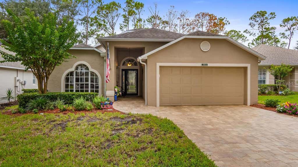 Photo of 3804 Doune Way, Clermont, FL 34711 (MLS # G5115860)