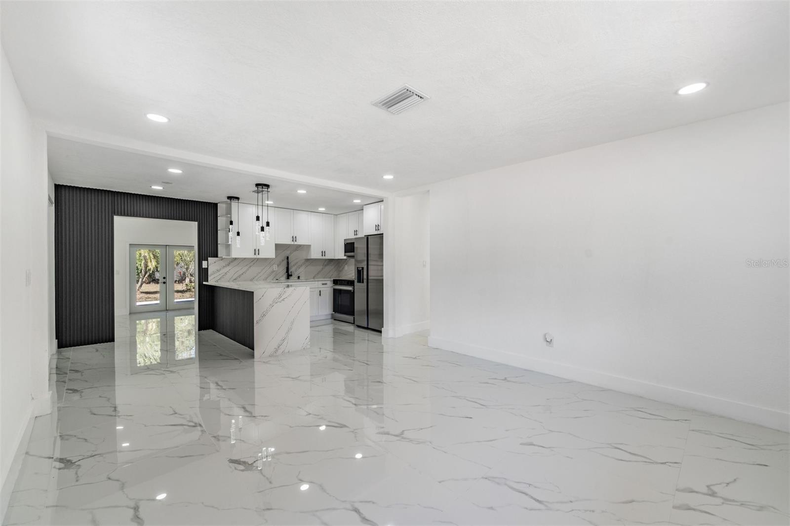 SAPPHIRE LAKE RANCHITOS - Residential