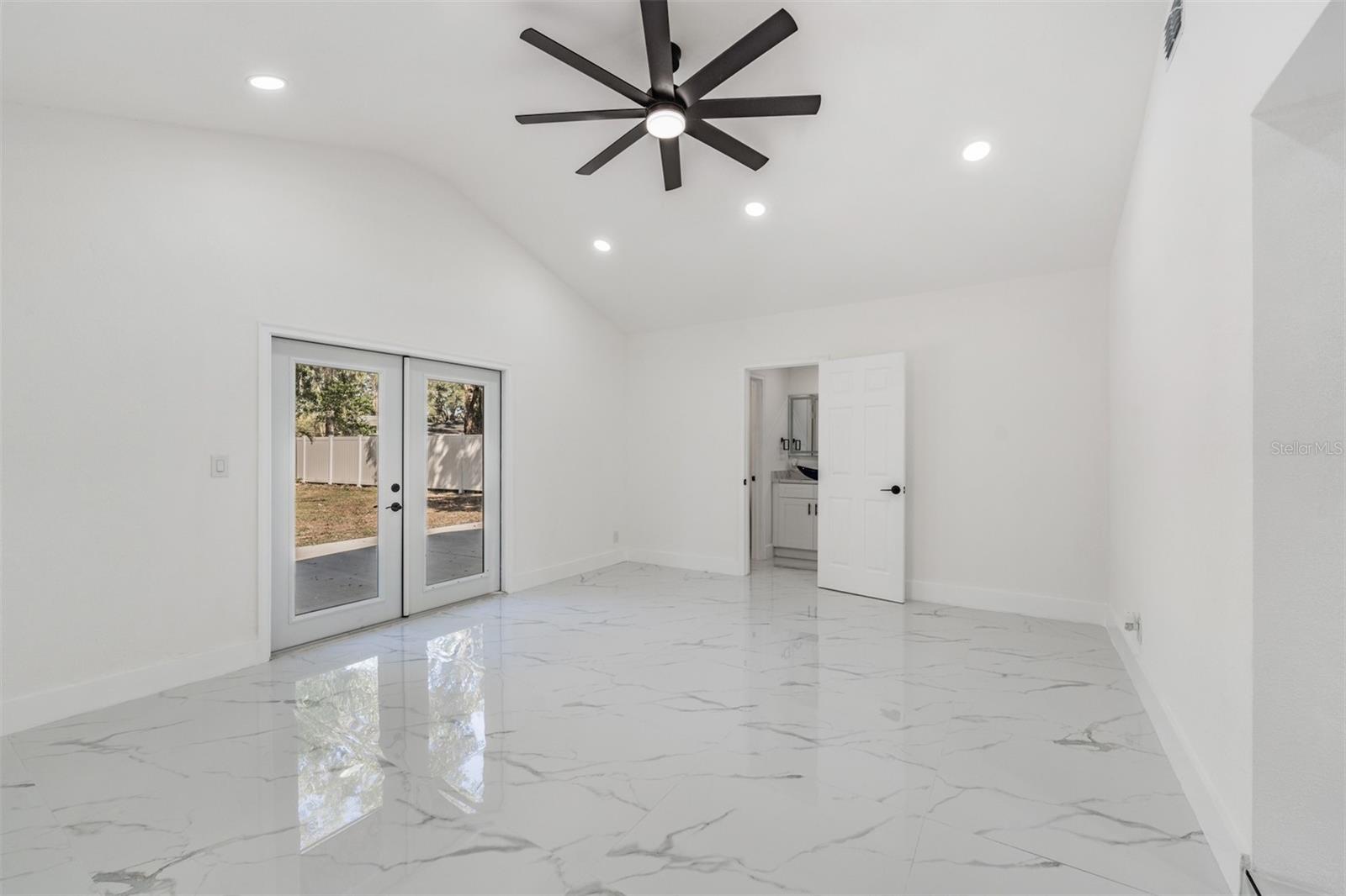 SAPPHIRE LAKE RANCHITOS - Residential