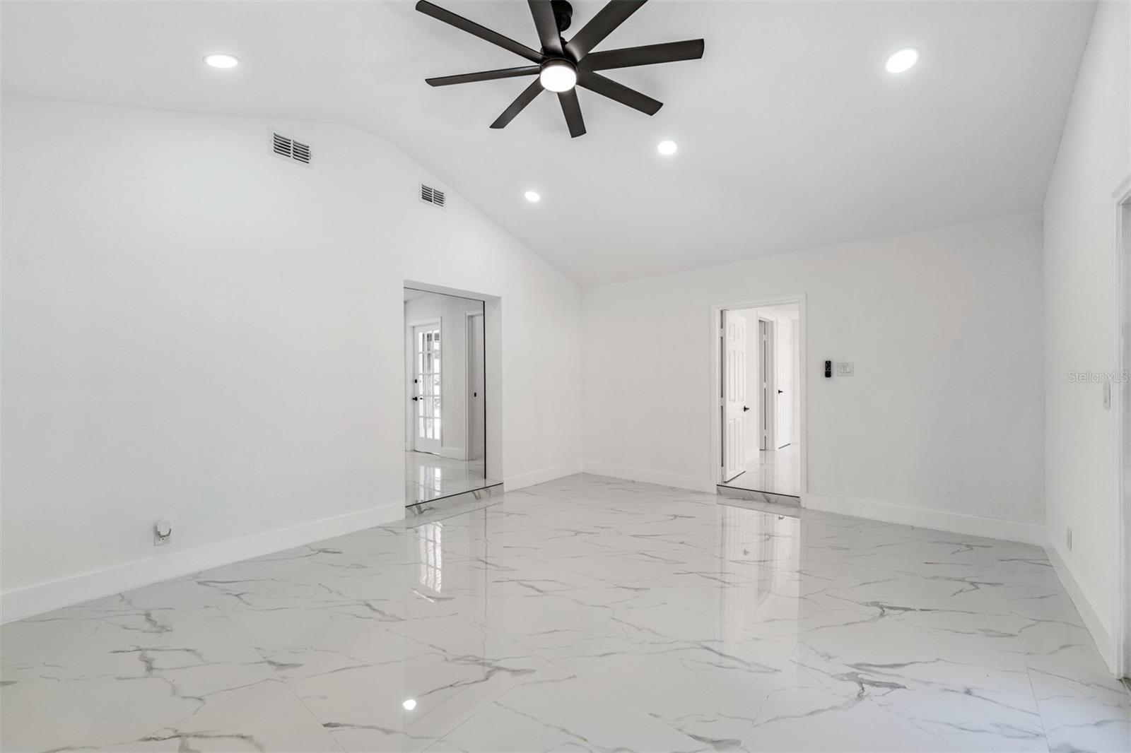 SAPPHIRE LAKE RANCHITOS - Residential