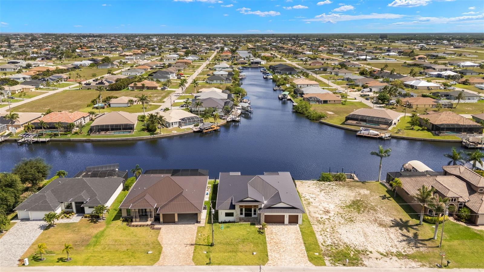 CAPE CORAL - Residential