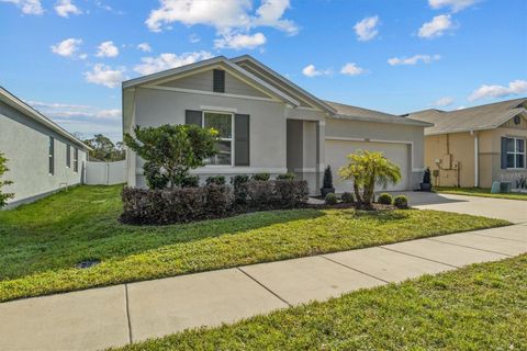 A home in LAKELAND