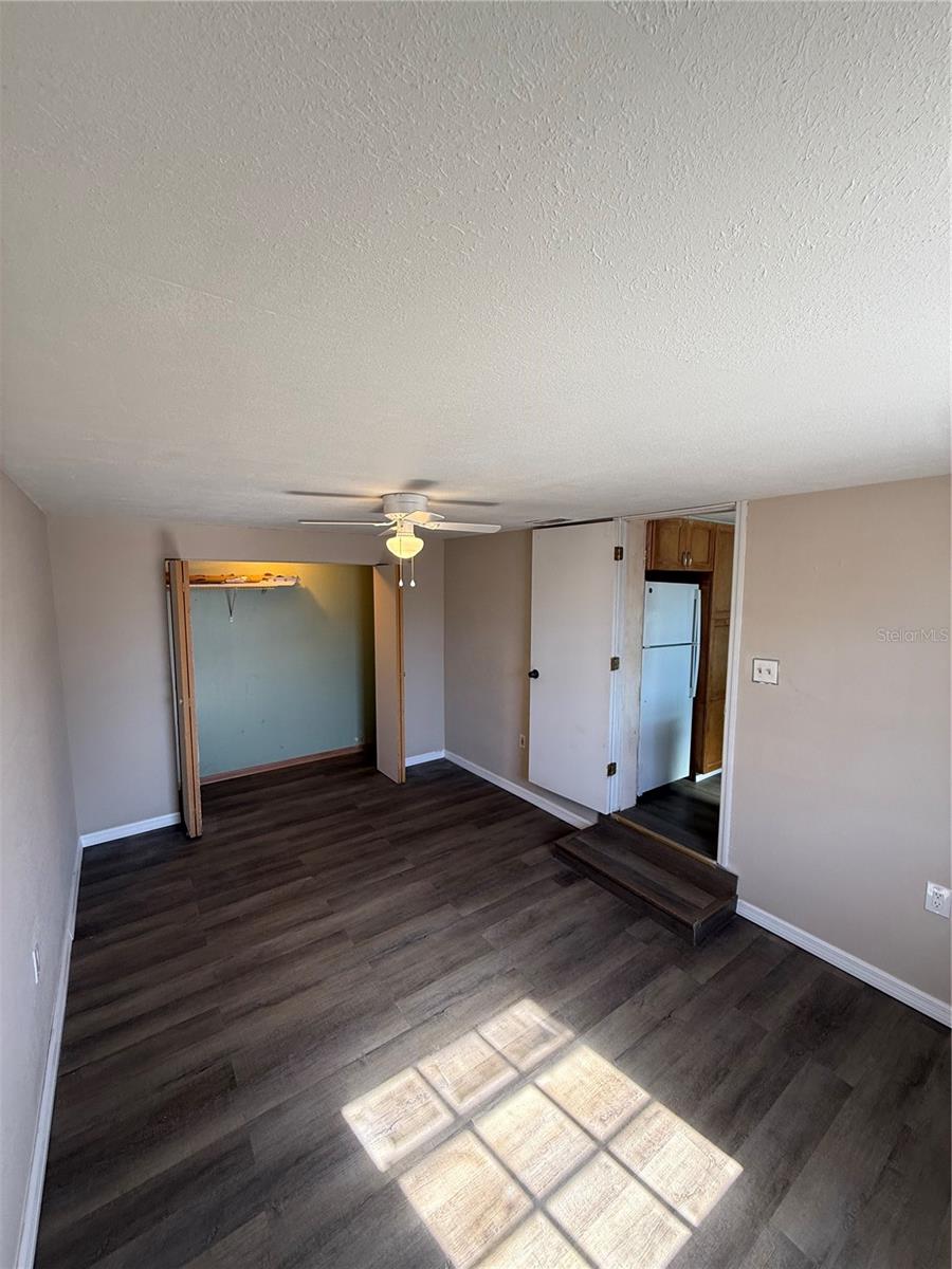 AZALEA PARK - Residential