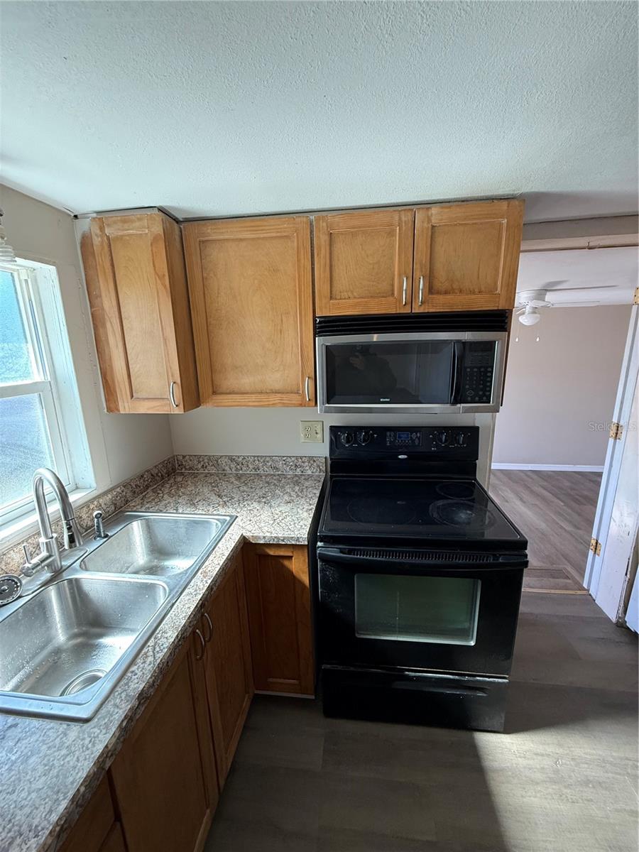 AZALEA PARK - Residential