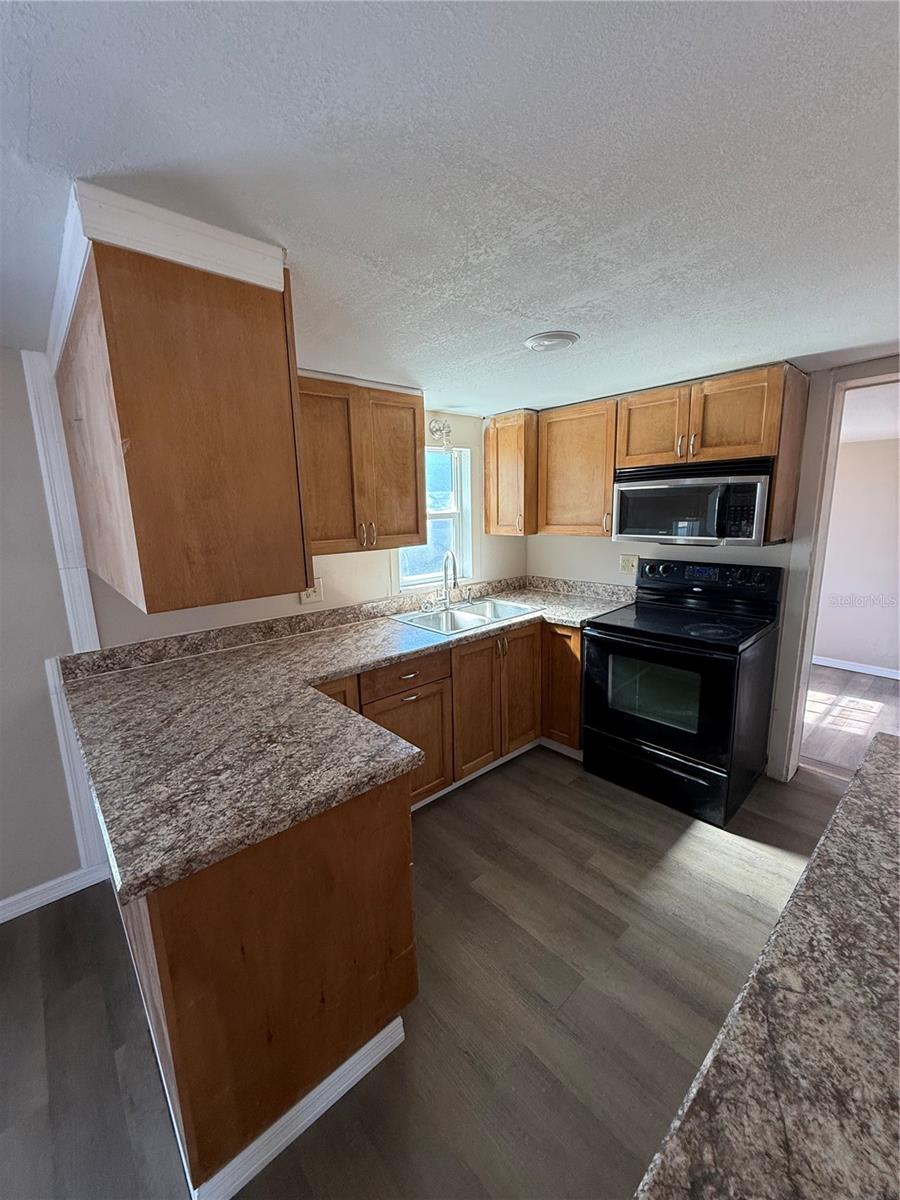 AZALEA PARK - Residential