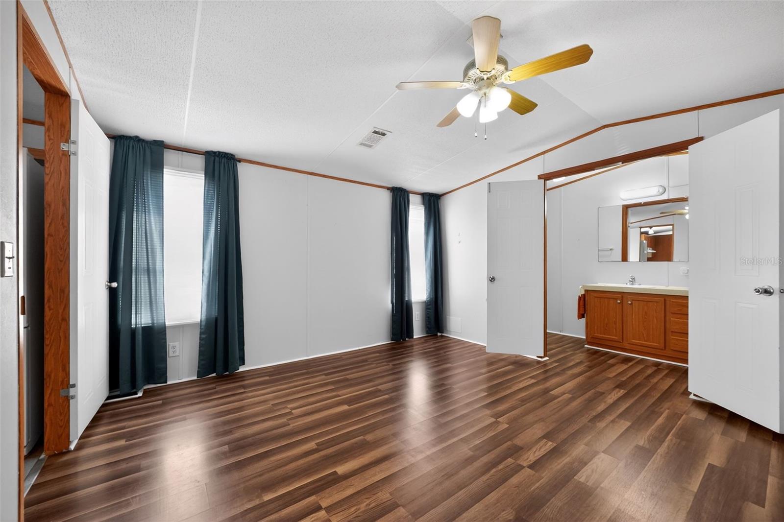 PORT MALABAR HOLIDAY PARK UNIT 01 - Residential