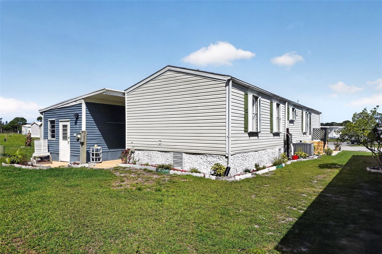 132 HOLIDAY PARK BOULEVARD NE