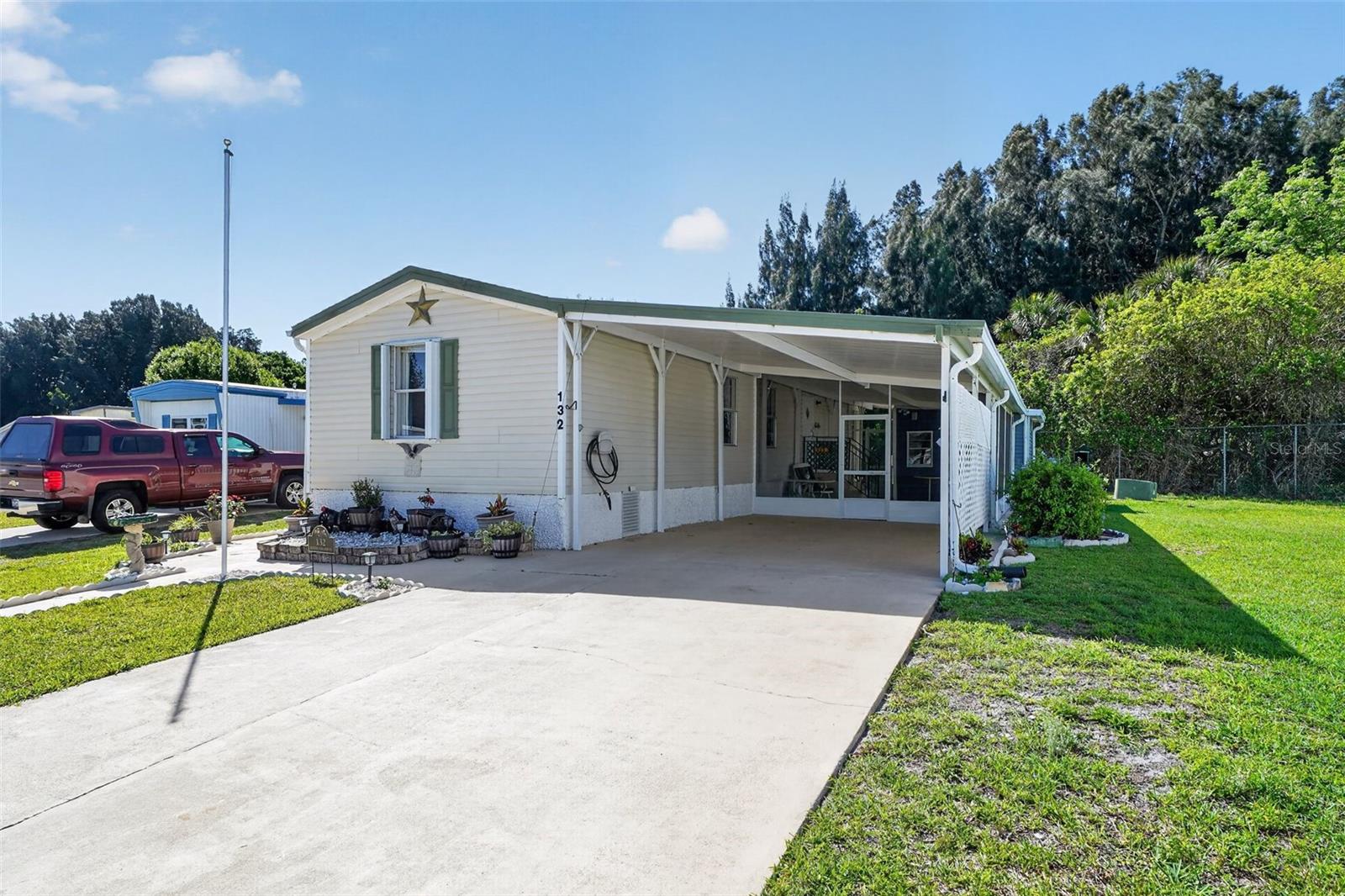 132 HOLIDAY PARK BOULEVARD NE